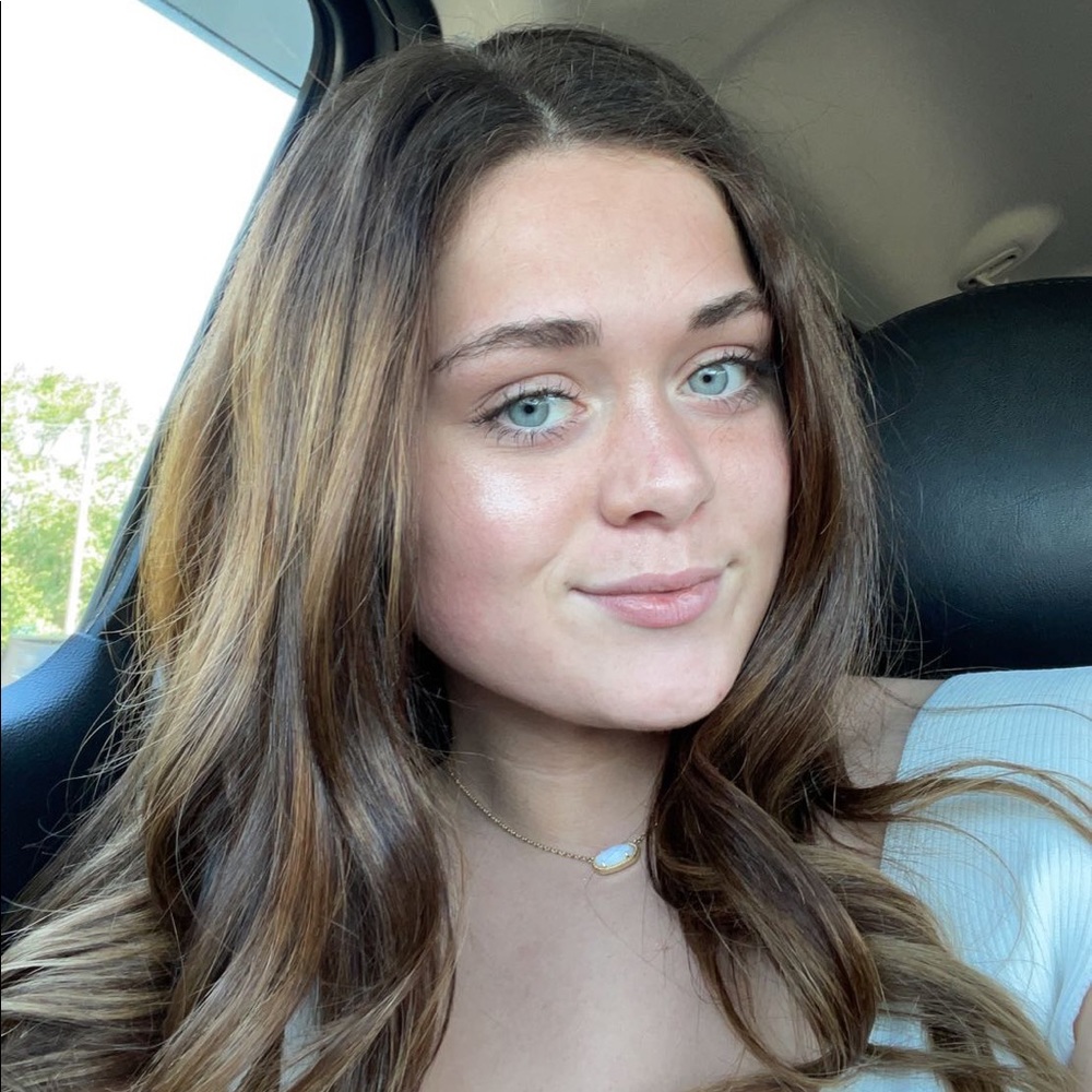 Meet your Posher, Kendra